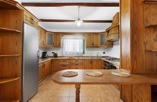 Granadilla de Abona Ski Chalet | Villa Duke: Scenic Mountain Views with Private Pool & Wi-Fi