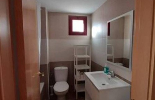 Abena Apartment | Cozy 1-Bedroom Apartment in Sabiñánigo for Families