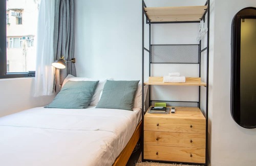 North Point Apartment | Cozy Private Room Steps from Tin Hau MTR Station