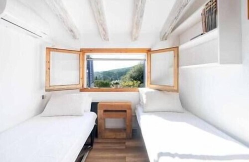 Arenys de Munt Villa | Villa Carrasca: Relax by the Sea with Pool & BBQ