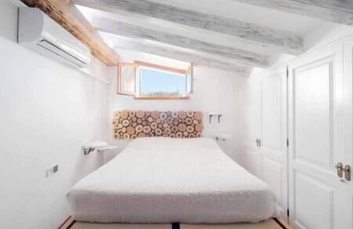 Arenys de Munt Villa | Villa Carrasca: Relax by the Sea with Pool & BBQ