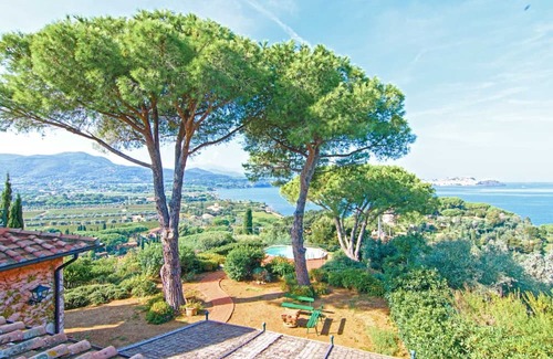 Magazzini Villa | Villa in Magazzini with 5 bedrooms sleeps 10