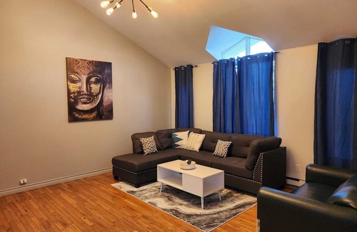 Saint-Hubert House | Serene Getaway: Timeless Tranquility Near All Attractions