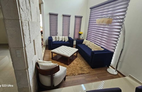 Aguascalientes House | Spacious 3-Bedroom Casa with Balcony and Roof Garden