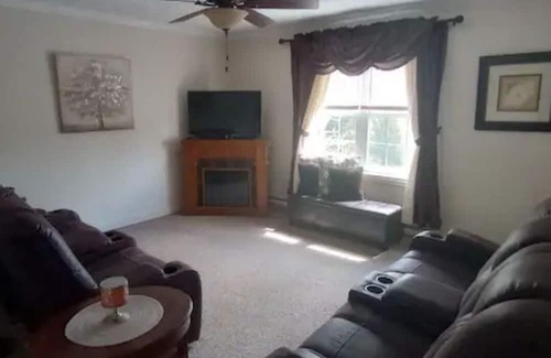 Canaan Valley House | Peaceful and secluded mountain getaway. PET FRIENDLY!!