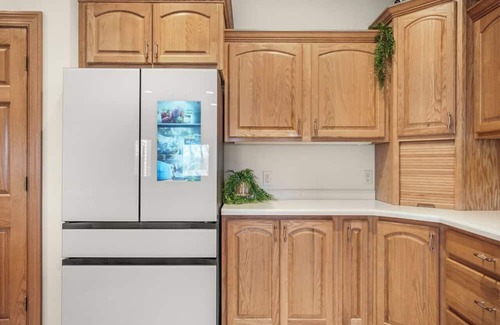 Oregon House | Discover FairwayHaven: Family-Friendly Stay Near Madison