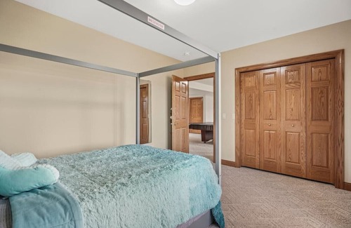 Oregon House | Discover FairwayHaven: Family-Friendly Stay Near Madison
