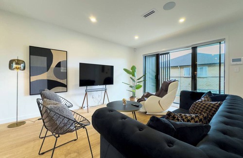 Epsom House | Modern 4-Bedroom Townhouse in Auckland Epsom for Families