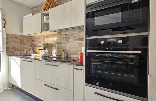 Touques House | Family Retreat with Spa and Terrace for 8 Guests