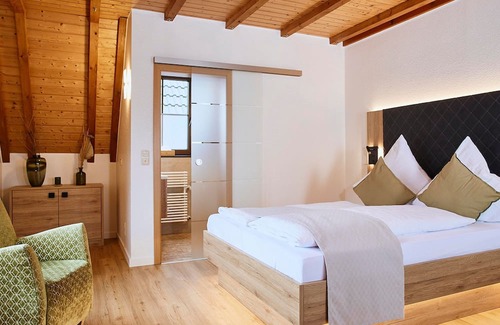 Briedern Cottage | Welcoming Hotel Weinhaus Lenz with Cozy Komfortzimmer