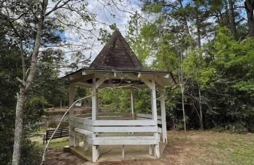 Montgomery Cabin | Cozy Cabin in the Forest - Ideal for Families