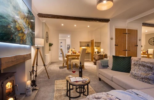 Nelson House | Rosie's Escape: Family-Friendly Stay with Pet Amenities