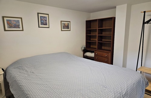 Le Vesinet House | Cozy 2-Room Retreat with Kitchen and Shared Garden