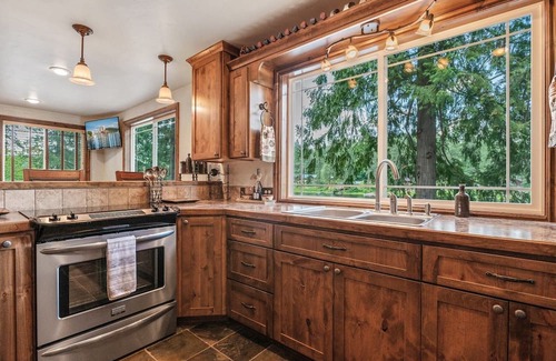 Athol Cabin | Beautiful Lake Cabin on Kelso Lake, Idaho! Close to Silverwood!