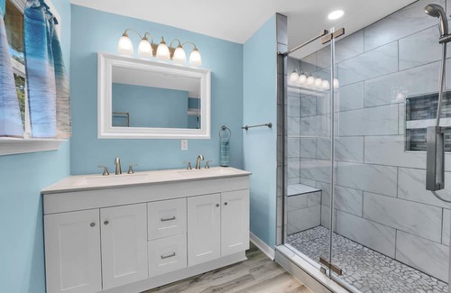 Dutton House | Scenic River Views with Family-Friendly Amenities