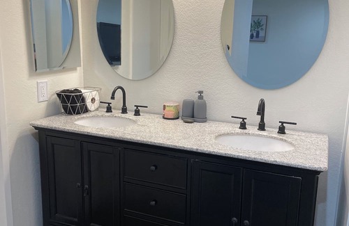 Palmdale House | Modern Pet-Friendly Home Perfect for Your Family Getaway
