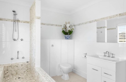 Broughton Vale Cottage | Discover Carlyle Cottage: Your Ideal Family-Friendly Retreat