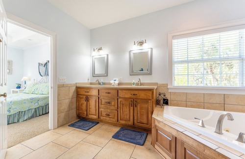 Meridian House | Marsh Views & Deepwater Dock: Perfect for Family Retreats