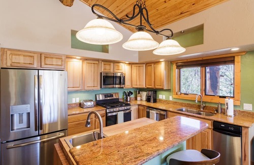 Woodland Park Apartment | Pikes Peak Ranch - Owl's Perch Cabin