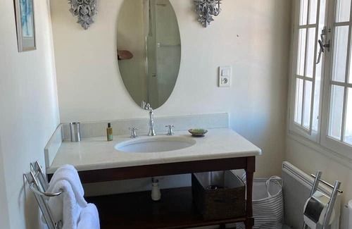 Bas-Vernet Apartment | Discover Unique Comfort at 66C1 Château Retreat