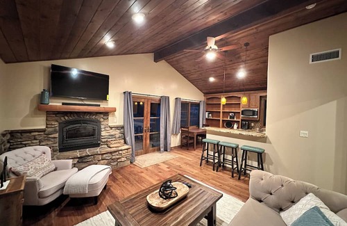 Mountain Center Cabin | Enchanting Mountain Cabin Retreat with Breakfast Included