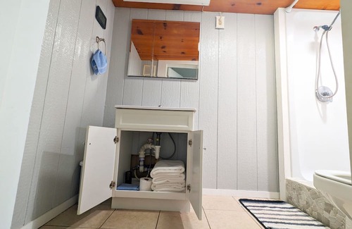 Pauls Valley House | Secure Stay with Spa, Hot Tub & Family-Friendly Amenities