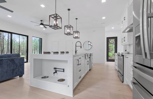 Tallahassee House | Modern Home Retreat on 10 Acres - Family & Pet Friendly