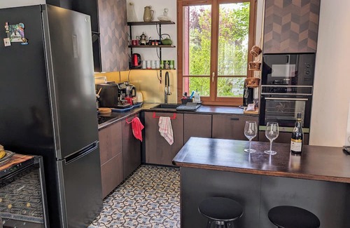 Maisons-Alfort House | Cozy House with Garden, Steps from Subway and Marne Banks