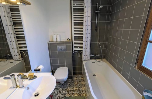 Maisons-Alfort House | Cozy House with Garden, Steps from Subway and Marne Banks