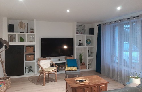 Le Tour-du-Parc House | Relax at Maison de Bourg in Golfe du Morbihan