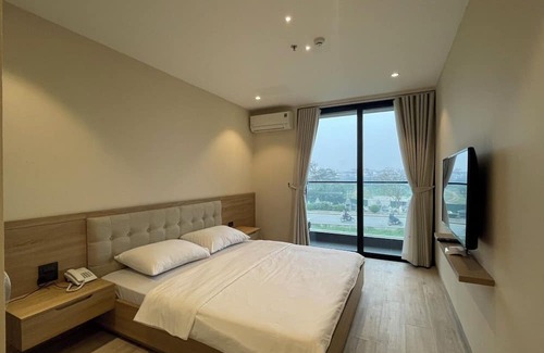 Long Bien Apartment | Budget-Friendly Nhat Y Hostel & Apartment - Family Welcome!