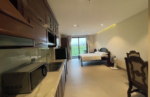 Long Bien Apartment | Budget-Friendly Nhat Y Hostel & Apartment - Family Welcome!