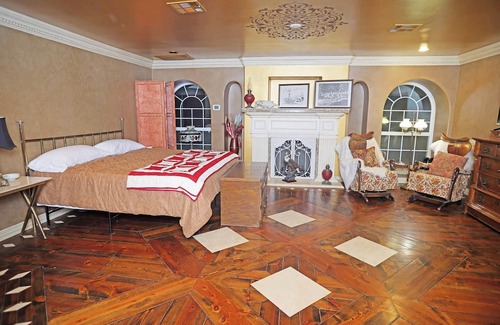 Skiatook House | Skyview Tulsa Venue with Pool, Hot Tub & Pet-Friendly Stays