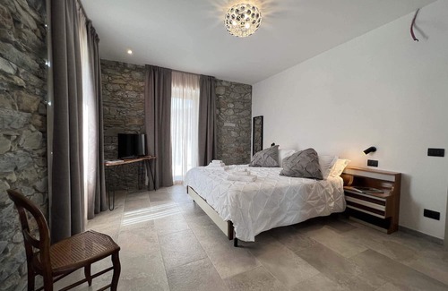 Tresana Villa | Idyllic Villa Retreat with Pool in Heart of Lunigiana