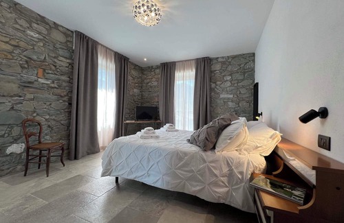 Tresana Villa | Idyllic Villa Retreat with Pool in Heart of Lunigiana