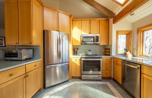 Selby-on-the-Bay Cottage | Idyllic Waterfront Retreat with Pier Near Annapolis