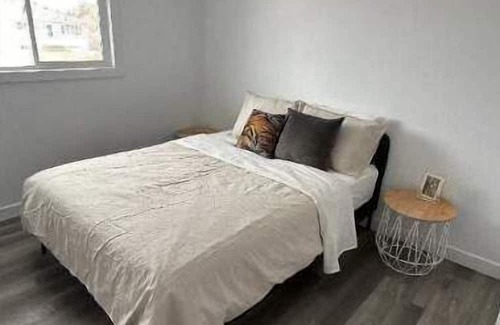 Thompson House | Child-Friendly Riverside Bungalow for Memorable Getaways