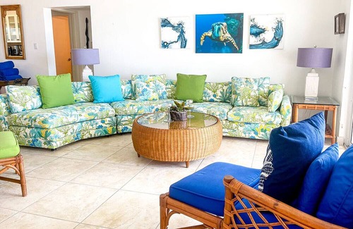 Seven Mile Beach Condo | Ocean View Condo on Seven Mile Beach with Child-Friendly Amenities
