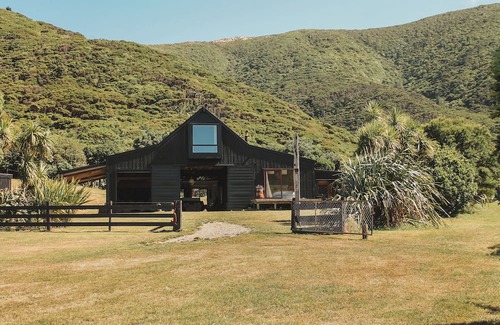 Queen Charlotte Sound House | Island Barn: Remote Getaway in Queen Charlotte Sounds