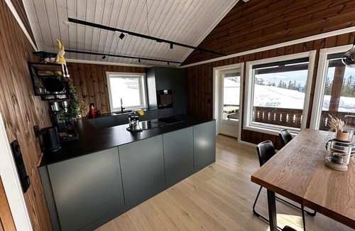 B Cabin | Cozy Retreat at Lifjell with Breathtaking Views