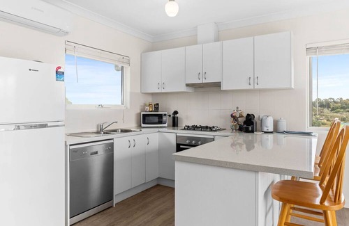 McCracken House | Oceanfront Family Retreat at Laxton House McCracken