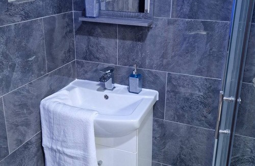 Seisdon Apartment | Perfect for Exploring Birmingham