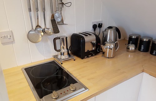 Much Hadham Apartment | Cozy Rural Retreat B&B Near Stansted and London