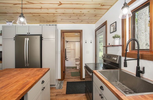 Chase Cabin | Inviting Riverfront Two Bedroom Cabin for Family Getaways