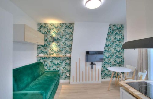 Quartier de la Goutte-d'Or Apartment | Elegance and Comfort in the Heart of 18th Arrondissement
