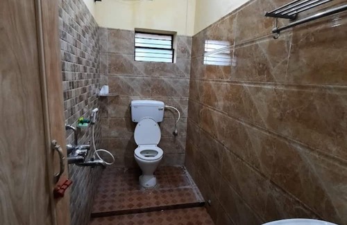 Purulia Hotel | Budget-Friendly Hotel Garg Purulia with Breakfast & Family Perks