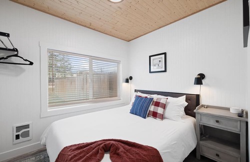 Ponderay House | Your Ideal Basecamp with Hot Tub in North Idaho
