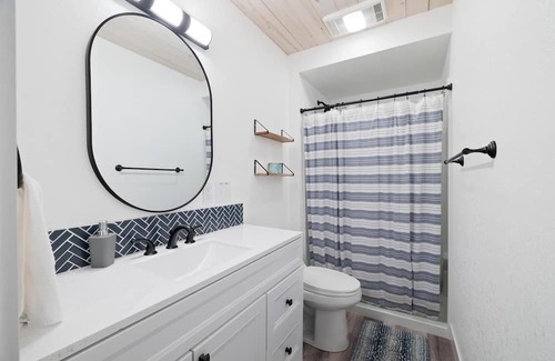 Ponderay House | Your Ideal Basecamp with Hot Tub in North Idaho