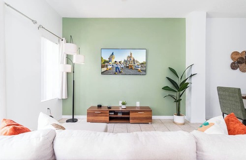 Crystal Cove House | Tranquil Townhome Close to All