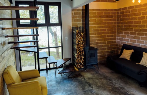 San Cristobal de las Casas Cabin | Cozy Jlumal Cabaña Chib: Pet-Friendly Getaway Awaits